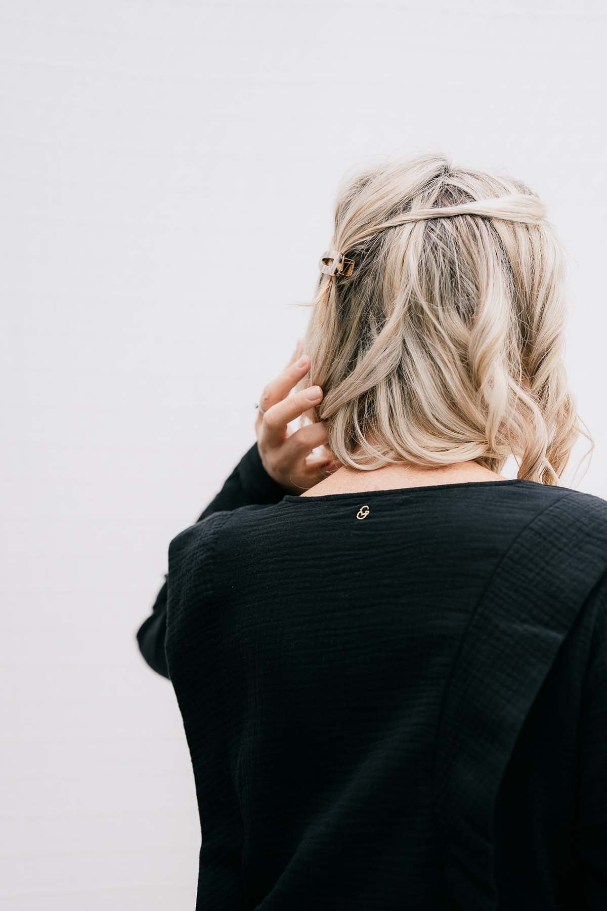 2 x Stillblusen aus Bio-Baumwolle (schwarz & weiß)